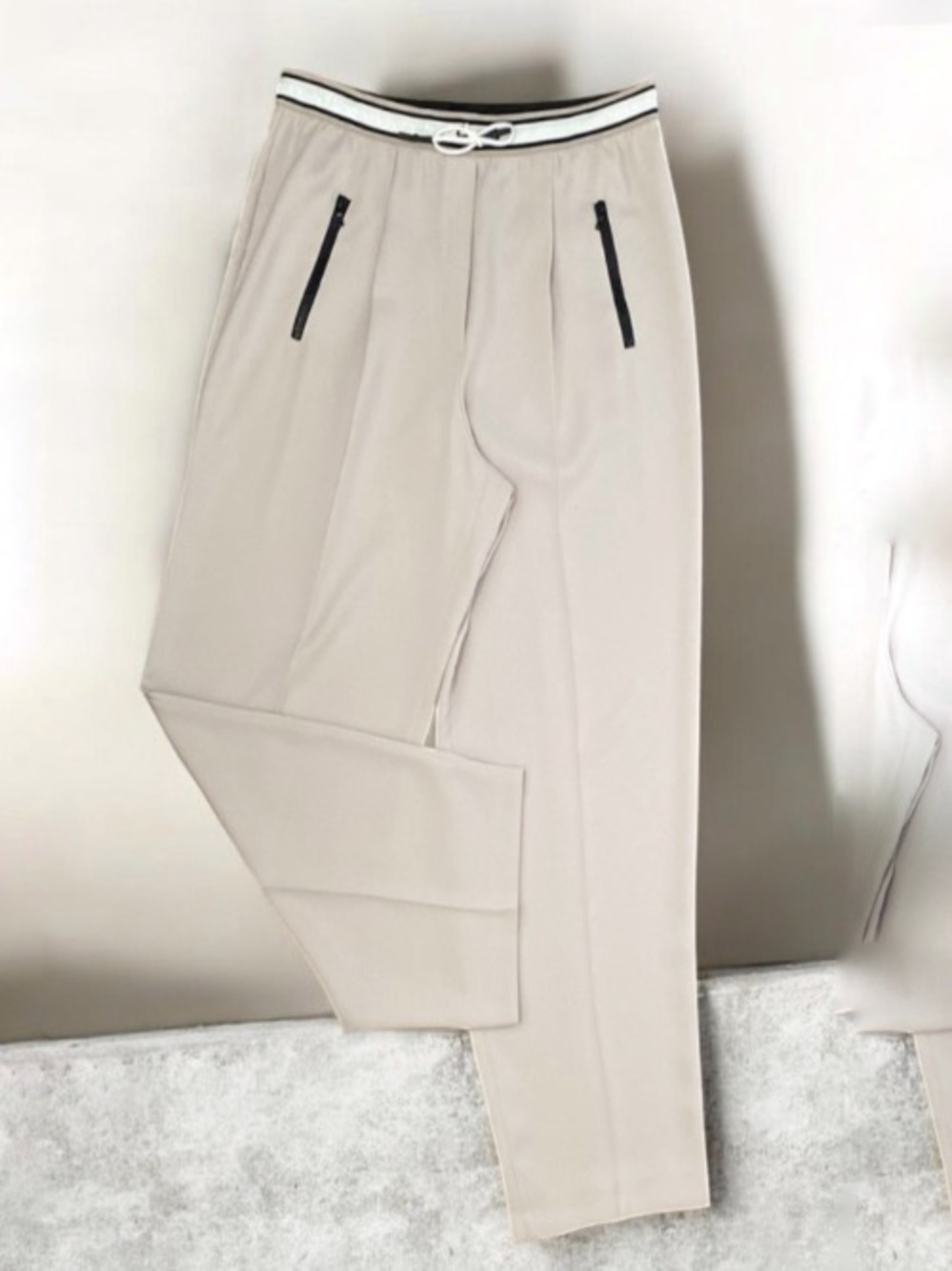 NWOT Marc Aurel Elastic Straps Waist Side Zipp Pockets Jogger Pants Size…